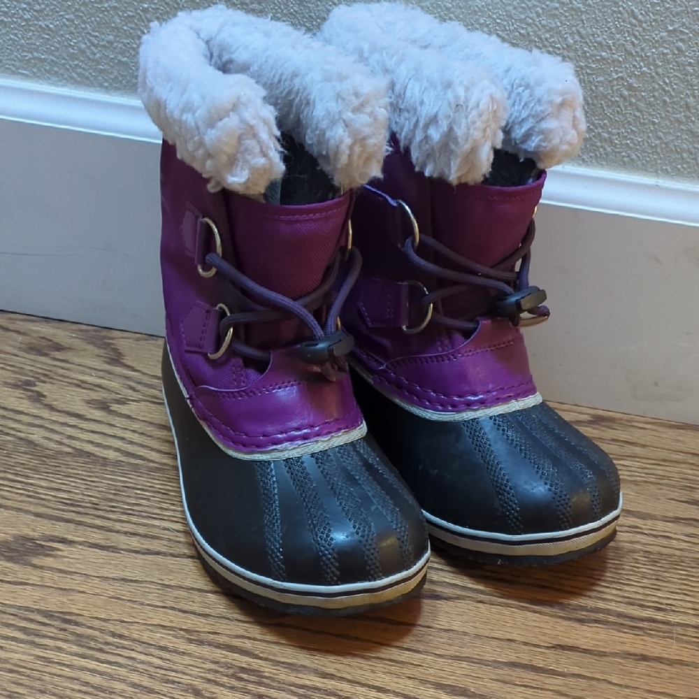 Excellent Condition Sorel Kids Yoot Pac Snow Boots - Size 13